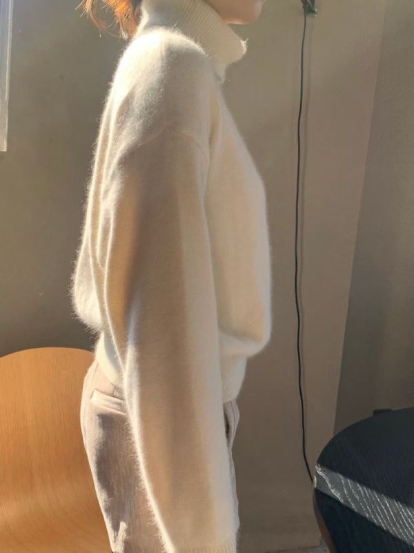 韓系斜肩微高領針織上衣（3 colors） 柔霧斜肩高領針織上衣