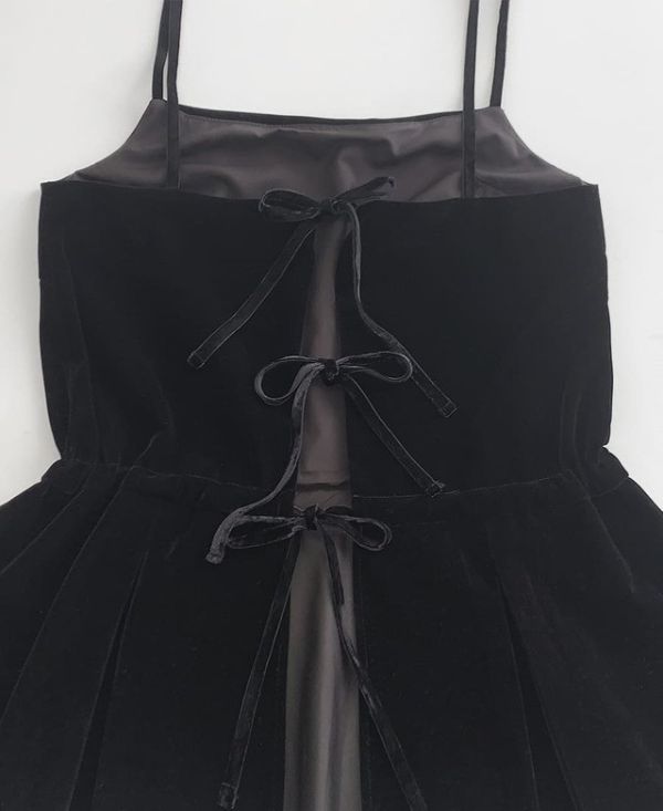 (限時三天）月光天鵝絨後綁帶層次背心 月光絨感後綁帶層次背心