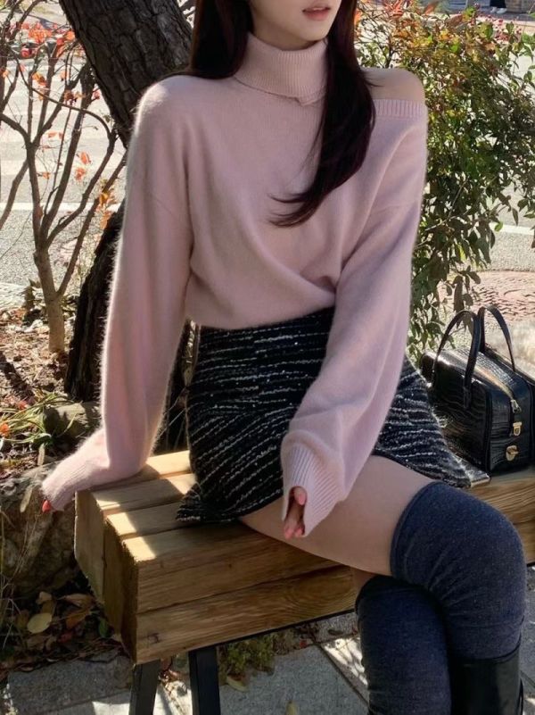 韓系斜肩微高領針織上衣（3 colors） 柔霧斜肩高領針織上衣
