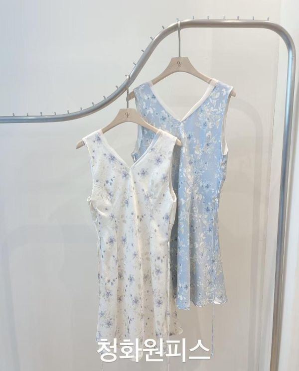 春天的水墨花綁帶洋裝（2 colors） 春天的水墨花綁帶洋裝