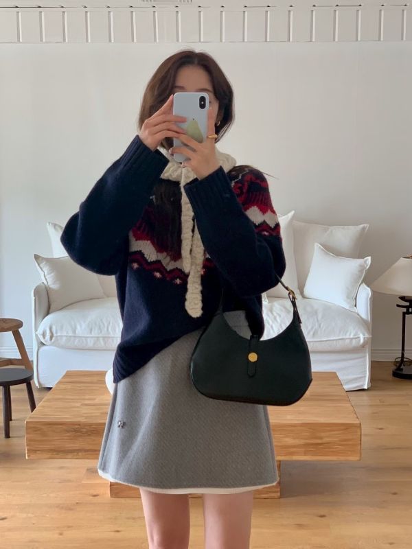 手工羊毛刺繡織紋毛衣(3 colors) 手工羊毛刺繡織紋毛衣