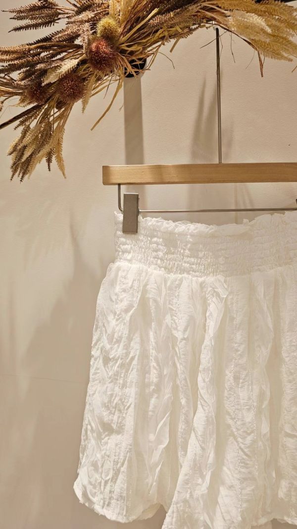 miu裡miu氣的層次小褲裙（2 colors） miu裡miu氣的層次小褲裙