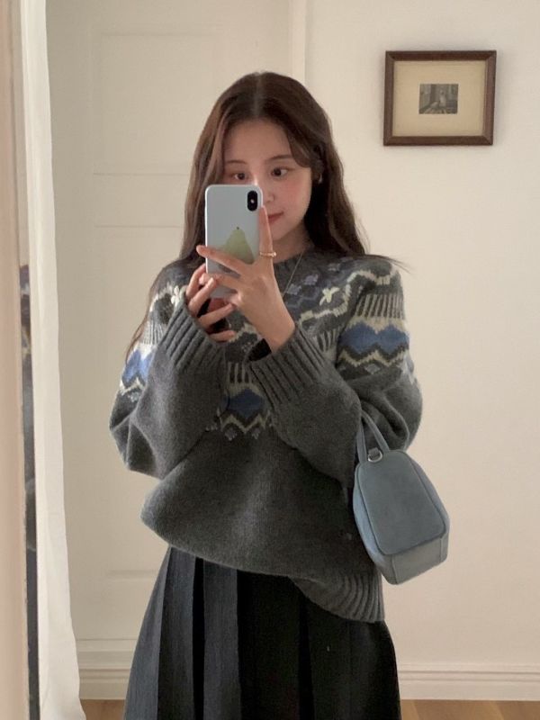 手工羊毛刺繡織紋毛衣(3 colors) 手工羊毛刺繡織紋毛衣