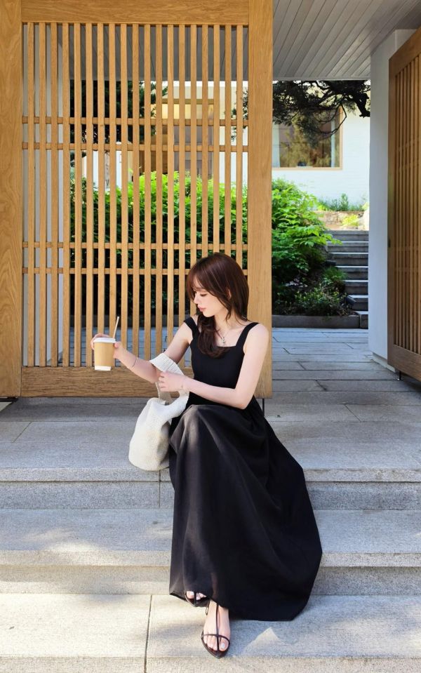 夏日渡假感方領長洋裝（3 colors） 夏日渡假感方領長洋裝