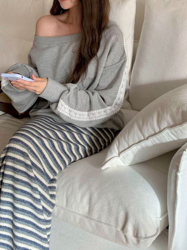 韓系超顯瘦條紋彈性半裙(2 colors) 韓系超顯瘦條紋彈性半裙