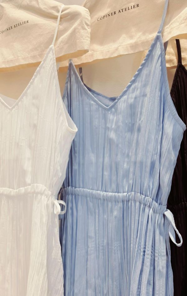 微光澤波紋氣質短洋裝(3 colors) 微光澤波紋氣質短洋裝