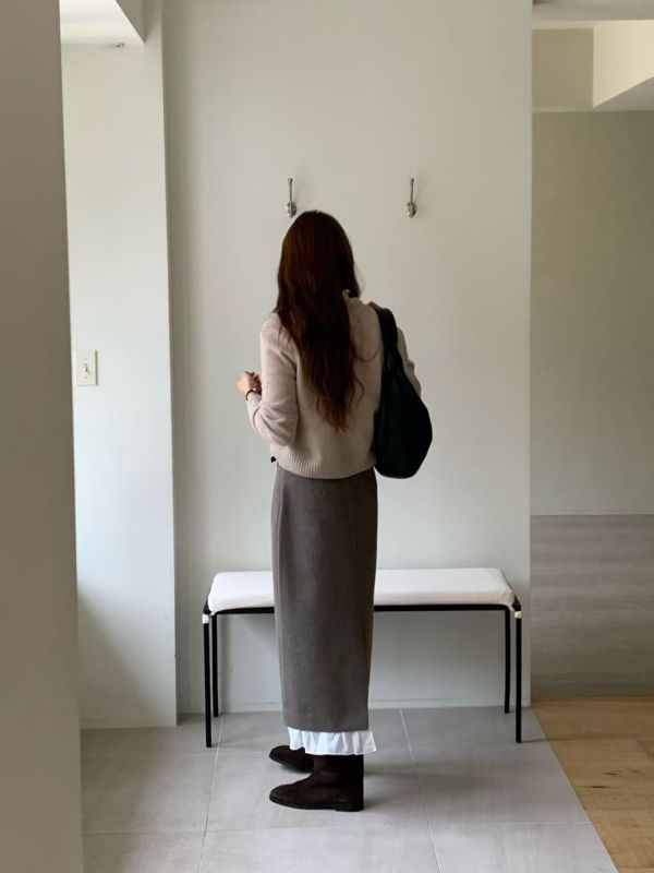 挺版層次蕾絲拼接長裙（2 colors） 挺版層次蕾絲拼接長裙