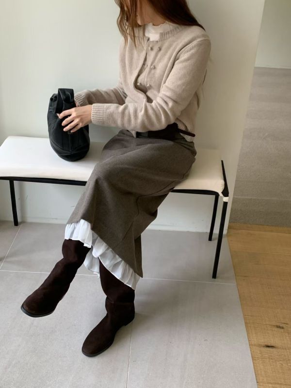 挺版層次蕾絲拼接長裙（2 colors） 挺版層次蕾絲拼接長裙