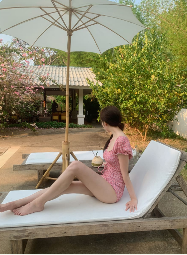 碎花抓皺連身泳衣(預購價至8/24) 碎花抓皺連身泳衣