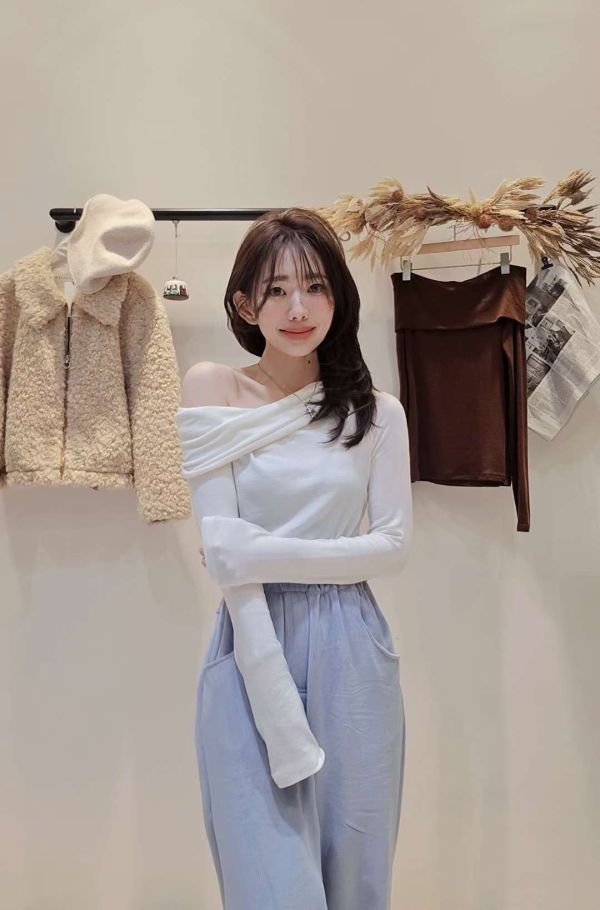 多穿法露肩天絲羊毛超彈力T (5 colors) 多穿法露肩天絲羊毛超彈力T