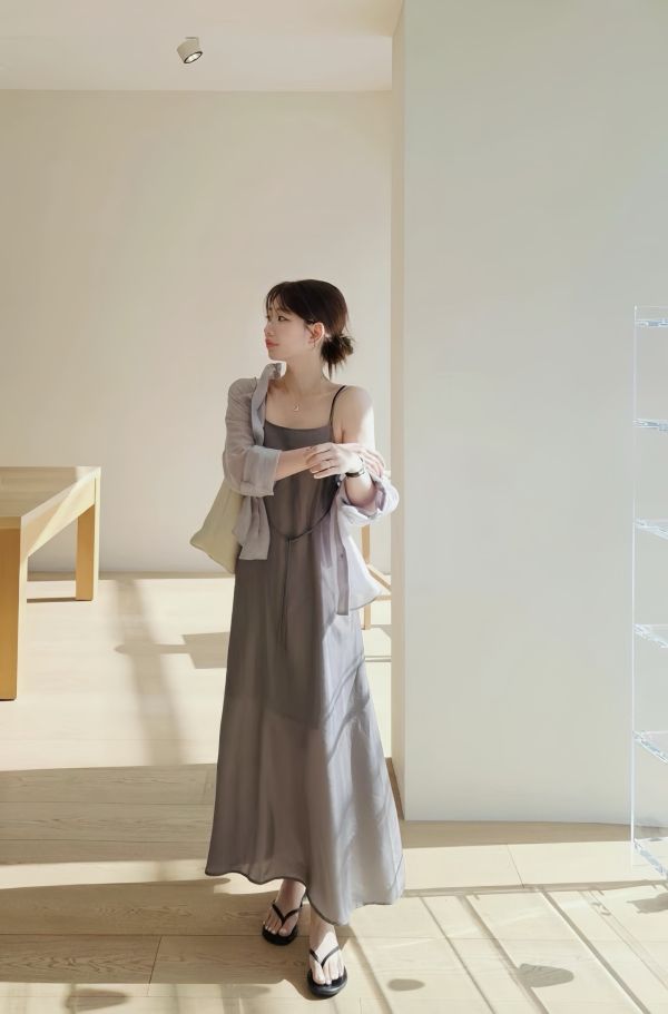 高級極簡細肩帶長洋裝（3 colors） 高級極簡細肩帶長洋裝