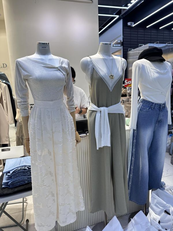 法式白蕾絲氣質連身褲(2 colors) 法式白蕾絲氣質連身褲