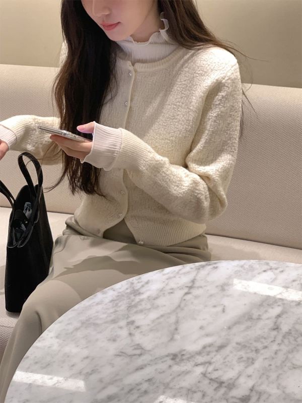 微光細摺浪邊打底上衣 （2 colors） 微光細摺浪邊打底上衣