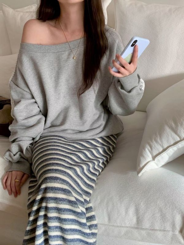 Bella蕾絲一字肩拼接上衣(2 colors) Bella蕾絲肩線落肩棉上衣