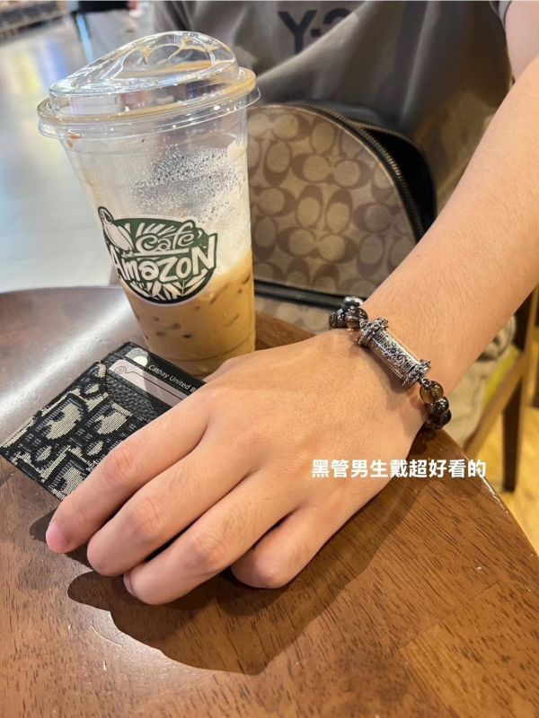 蝴蝶王 古巴吉士納 紫嫣蝴蝶 經文開口法戒 / 阿贊K 希瓦里 強招財人緣符管/泰國皇室認可古巴康范大師 金花咬錢/加強版九尾符管手串/泰國龍婆本 獨家版手工漸層幸運繩+幸運珠 / 金蒼蠅/明星御用 阿贊歐査 百萬富翁經文/龍婆本廟 暖子獨家黃金轉運/象神手鍊 / 黃金許願符 