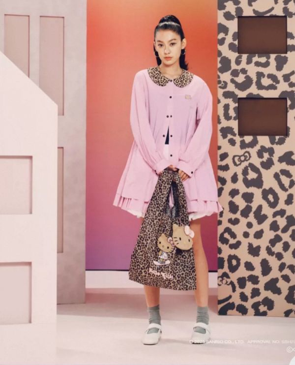 Kitty 聯名大容量1200ml水杯 / 人氣網紅 格紋波浪肩背包 / Kitty單寧包 Kitty / 肩背斜背兩用包 