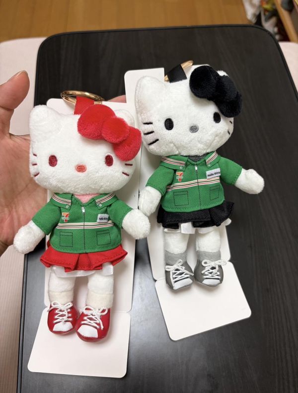 日本限定 7-11 Kitty吊飾 