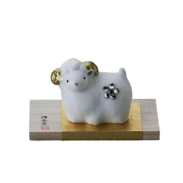 羊年 日本製擺飾 /  咩來囤福 吊飾 / 招財招貴人保平安健康周邊 / 發財金箔蘋果 / 有日本寺廟過火 / 多款日本開運好物 