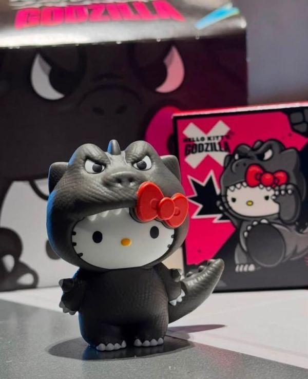美國限定 kitty x 哥吉拉 擺飾 / 三麗鷗哥吉拉擺飾 