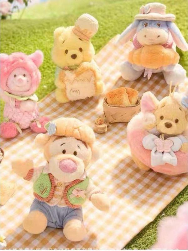 全球迪士尼上海迪士尼 春日野餐維尼 / 維尼與小雞系列/粉色蜜蜂維尼/抹茶/雪白維尼/楓葉維尼/櫻花維尼 
