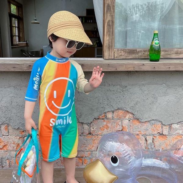 彩虹笑臉連身泳衣（含泳帽） 