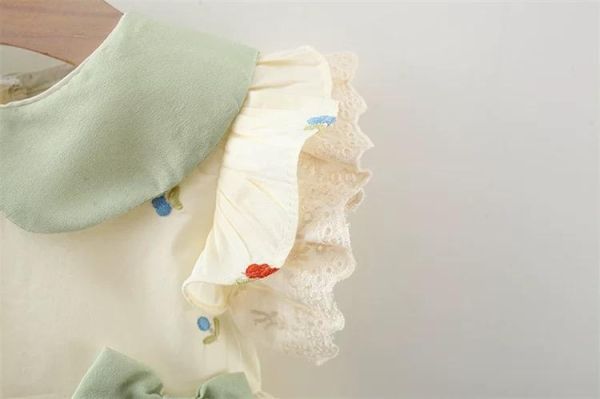 蝴蝶結刺繡花花洋裝 