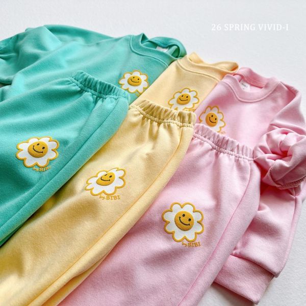 正韓-笑臉花花套裝(VIVID) 