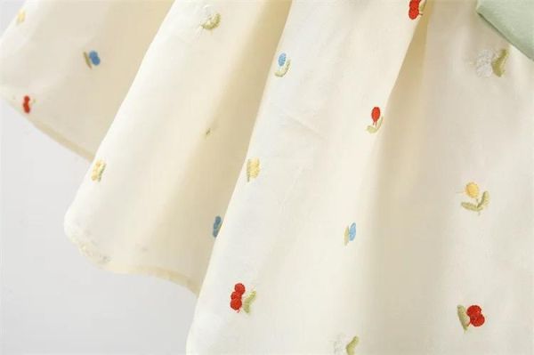 蝴蝶結刺繡花花洋裝 