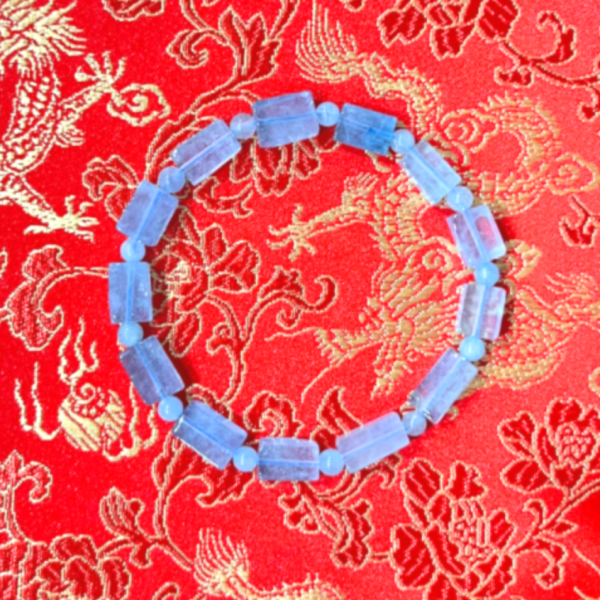 海藍寶水晶內直徑5.6公分、外直徑7公分手珠 