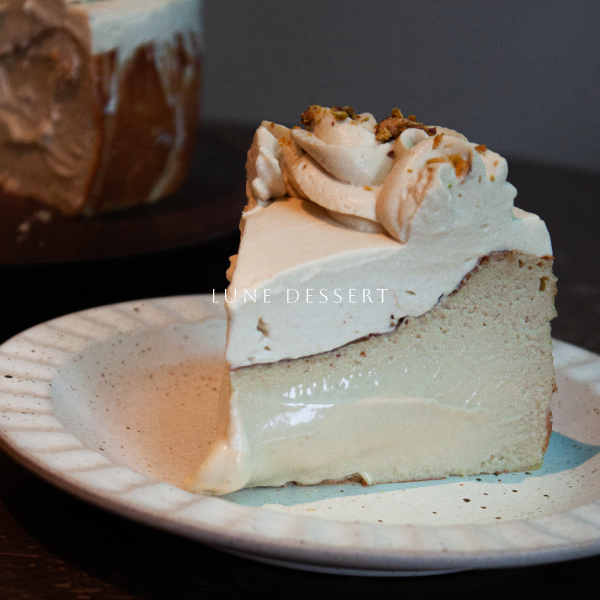 開心果半熟巴斯克 開心果巴斯克蛋糕、巴斯克乳酪蛋糕、璐尼甜點、開心果甜點、乳酪蛋糕推薦、焦糖巴斯克、濃郁乳酪蛋糕、網購甜點、抹茶乳酪蛋糕、生日蛋糕推薦、堅果風味甜點、人氣巴斯克