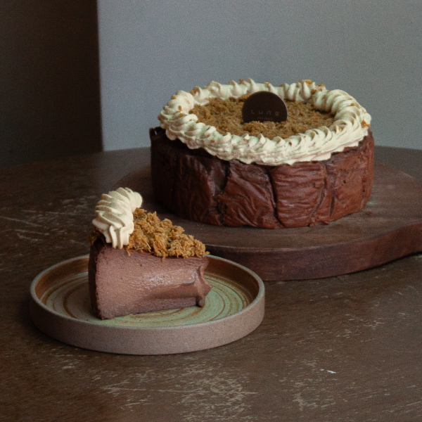 杜拜巧克力巴斯克 杜拜巧克力、巴斯克蛋糕、巧克力乳酪蛋糕、開心果甜點。杜拜巧克力台灣、巴斯克蛋糕推薦、巧克力控必吃、高級甜點禮盒、層次口感甜點、手工巴斯克、網購甜點首選。