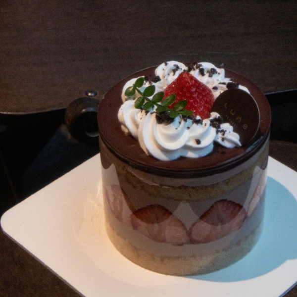 草莓巧克力戚風蛋糕 璐尼甜點, 草莓巧克力戚風蛋糕, 草莓戚風蛋糕, 巧克力戚風蛋糕, 草莓巧克力蛋糕, 手工戚風蛋糕, 生日蛋糕推薦, 季節水果蛋糕, 輕盈蛋糕, 台北甜點