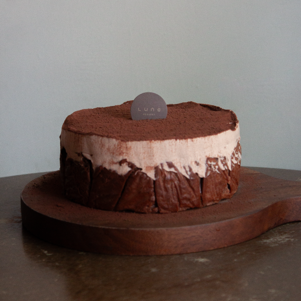 米歇爾生巧克力半熟巴斯克 三重甜點、生日蛋糕、三重生日蛋糕、台北蛋糕、台北甜點、巴斯克、水果蛋糕、草莓蛋糕、芒果蛋糕、葡萄蛋糕、網美蛋糕、巧克力蛋糕,巧克力、蛋糕