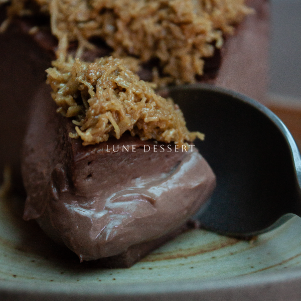 杜拜巧克力巴斯克 杜拜巧克力、巴斯克蛋糕、巧克力乳酪蛋糕、開心果甜點。杜拜巧克力台灣、巴斯克蛋糕推薦、巧克力控必吃、高級甜點禮盒、層次口感甜點、手工巴斯克、網購甜點首選。