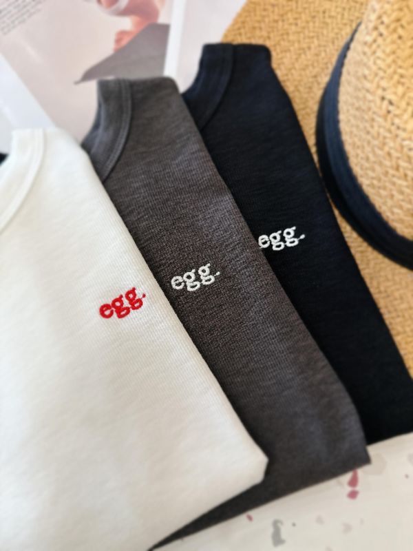 立體小刺繡修身上衣 立體小刺繡修身上衣