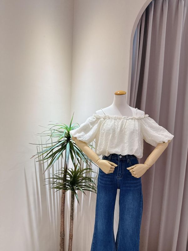 經典刷白九分牛仔喇叭褲 經典刷白九分牛仔喇叭褲