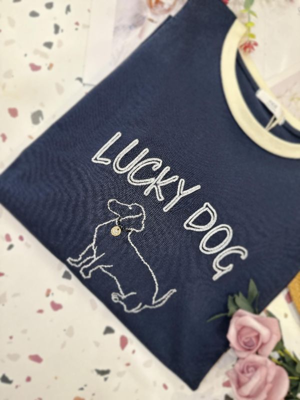 刺繡小狗撞色滾邊上衣 刺繡小狗撞色滾邊上衣