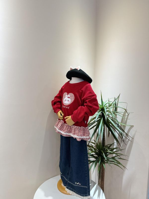 兔子下擺蕾絲蛋糕邊上衣 兔子下擺蕾絲蛋糕邊上衣