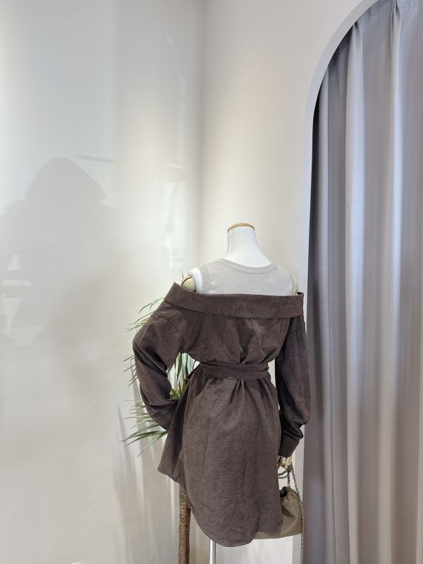 拼接異材質露肩長版襯衫洋裝 拼接異材質露肩長版襯衫洋裝