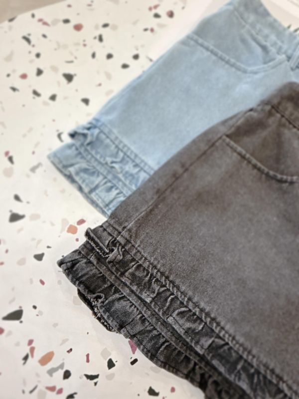 雙層荷葉擺後腰鬆緊短褲 雙層荷葉擺後腰鬆緊短褲