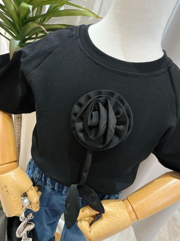 立體玫瑰花上衣 立體玫瑰花上衣
