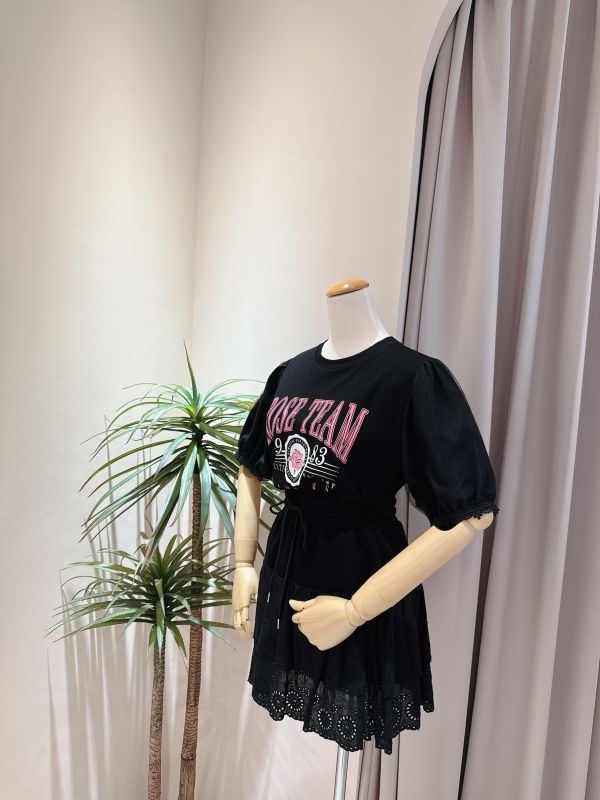 網紗公主袖字母上衣 網紗公主袖字母上衣