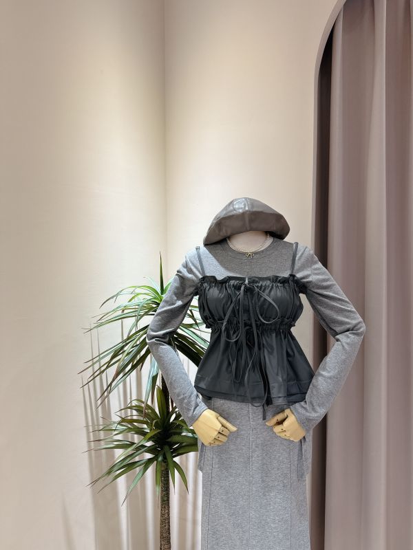 質感軟皮綁帶背心+親膚棉打底上衣 質感軟皮綁帶背心+親膚棉打底上衣