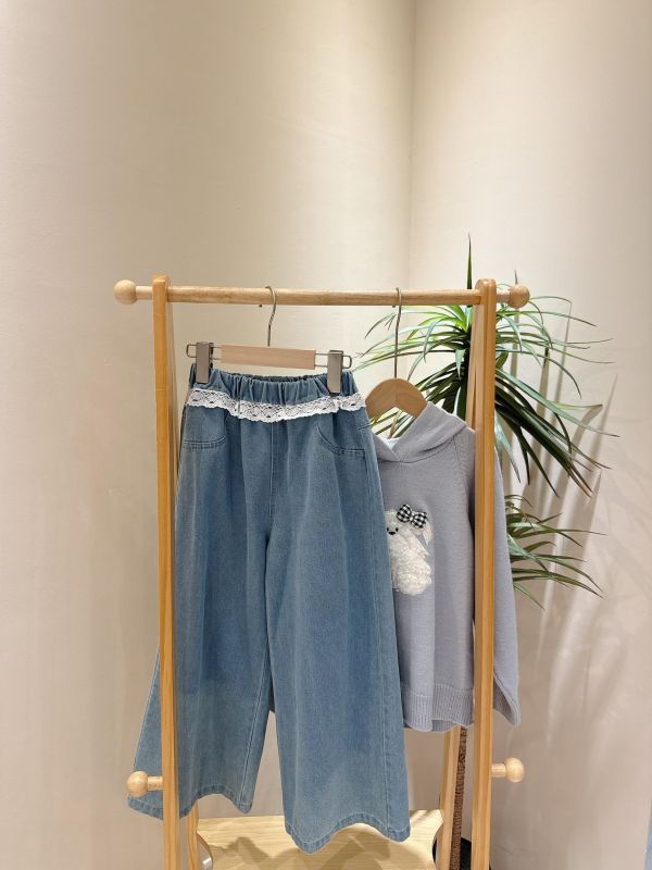 蕾絲後口袋愛心牛仔褲 蕾絲後口袋愛心牛仔褲