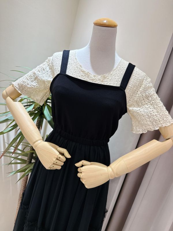 木耳邊立體紋打底上衣 木耳邊立體紋打底上衣