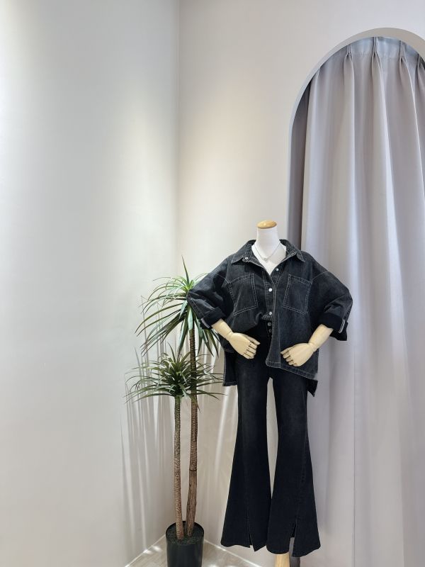 反車線層次牛仔外套(預購) 反車線層次牛仔外套