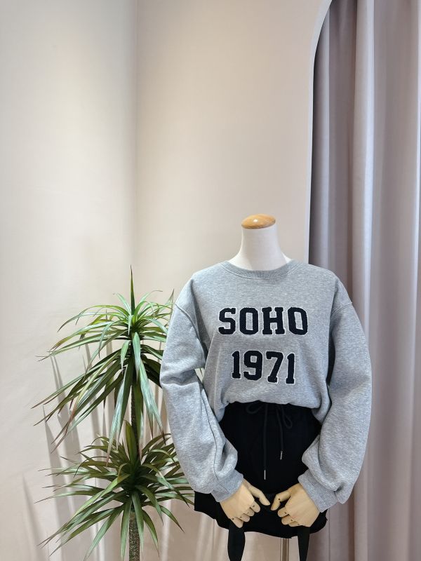 立體美式字母薄夾絨大學T(不含領巾) 立體美式字母薄夾絨大學T