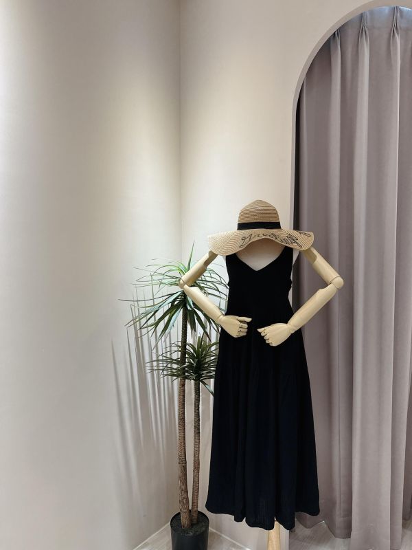 泡泡紋V領後抽繩長洋裝 泡泡紋V領後抽繩長洋裝