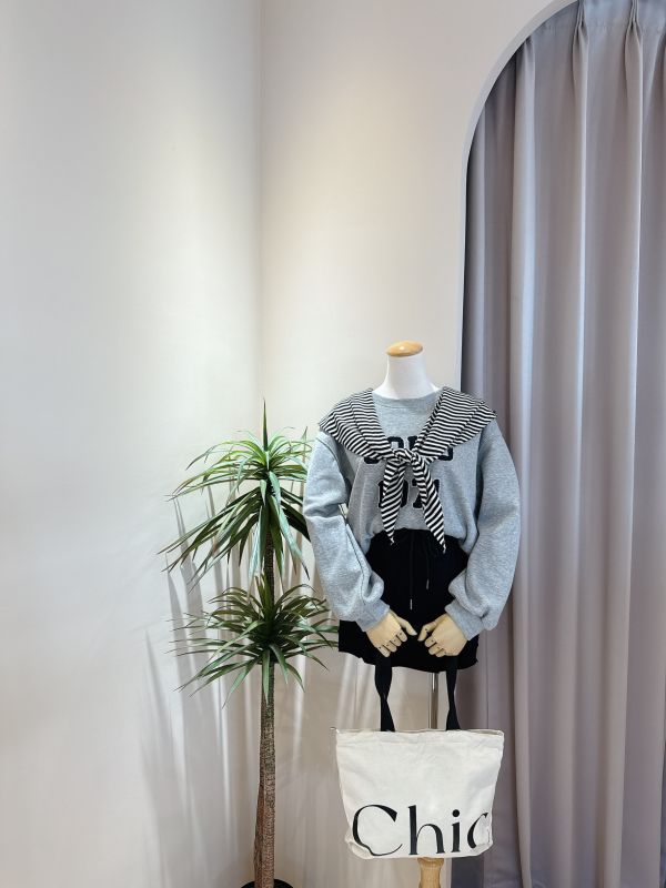 立體美式字母薄夾絨大學T(不含領巾) 立體美式字母薄夾絨大學T