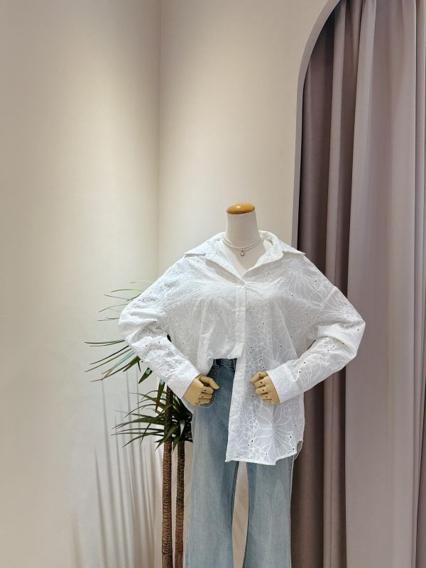 重工藝立體花朵刺繡襯衫 重工藝立體花朵刺繡襯衫